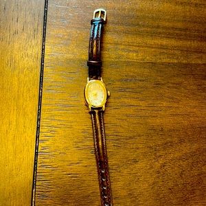 Women’s quartz wrist watch.